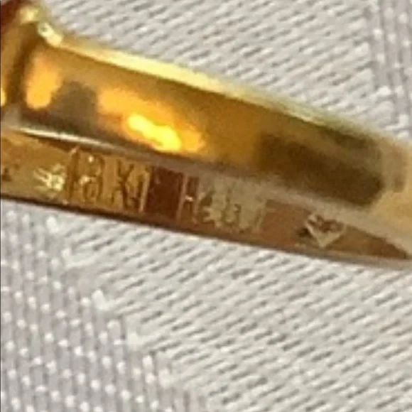 Antique 18Kt Gold Pearl, Coral, Diamond ring Size9 - Picture 9 of 10